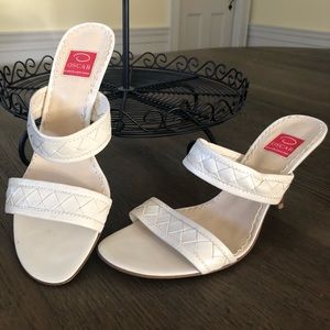 Cream Oscar by Oscar de la Renta sandal.